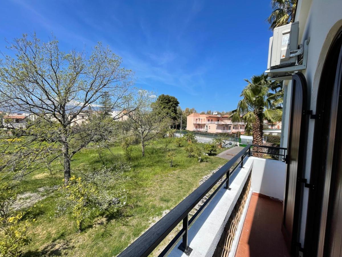 John Sea Suites Giardini Naxos Exterior photo